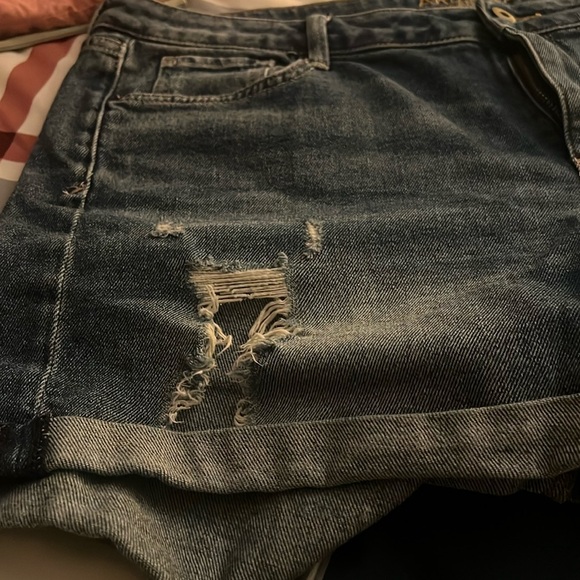 Slightly used juniors girls size 17 Arizona jeans shorts. From a smoke free home - Picture 4 of 5